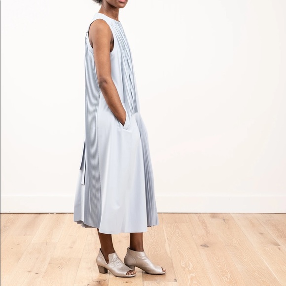 NWT Tibi Edith Pleated Sleeveless Dress, Pebble Gray, size 4 - Picture 2 of 6
